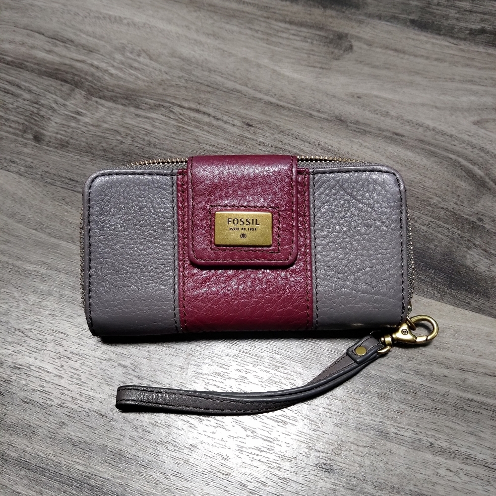 Fossil Wristlet - Picture 1 of 5